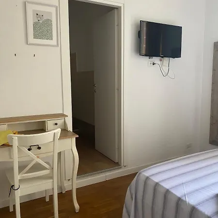 Guest house La Rosa Di 3 In Heart Of In San Giovanni Rome